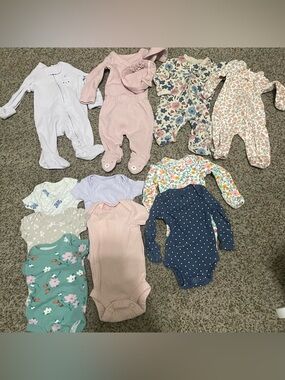 Carters Baby Girl Lot Of PREEMIE Clothes Bodysuits Pajamas Like New T18